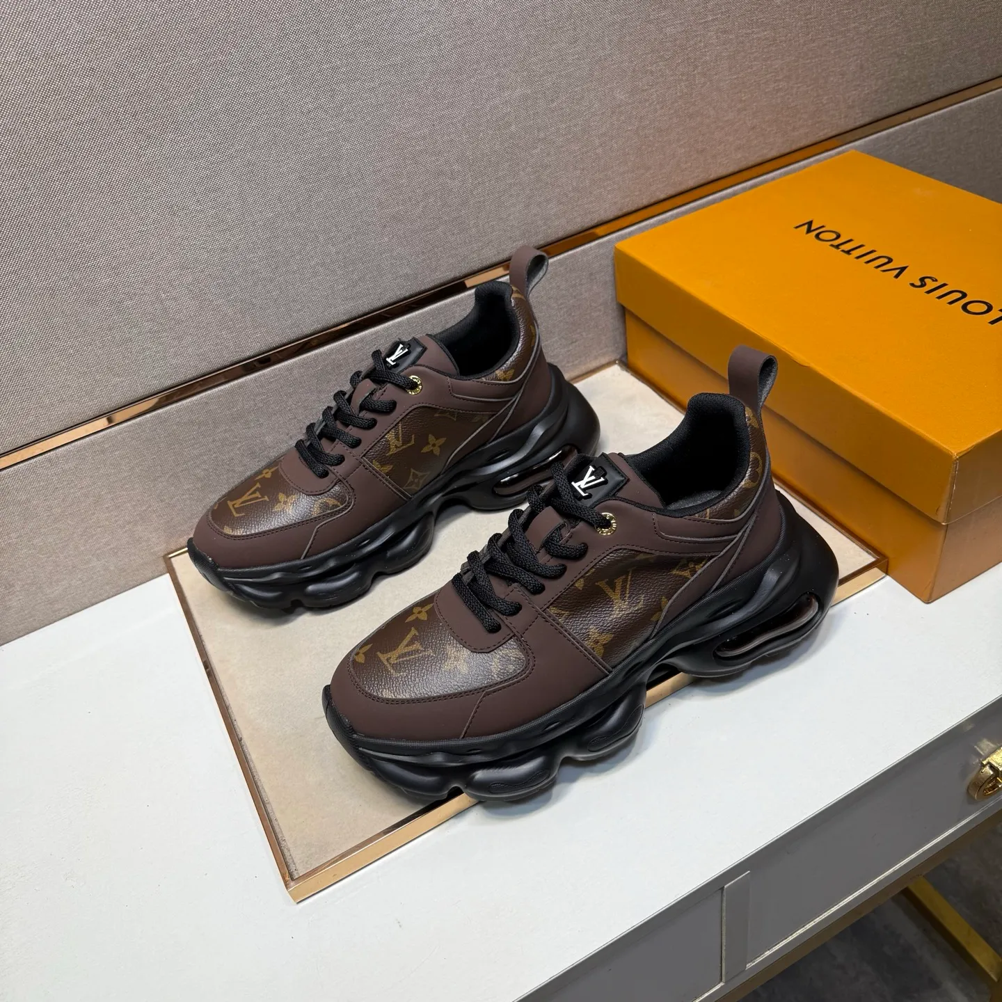 ⬛️Men's shoes 💰p462【LV～】Men's casual shoes 2025z cabinet sales simultaneously 🔶Size: 38-44 #️⃣ 🔷5 colors🔜The upper is made of multi-material splicing➕Mesh lining, comfortable and breathable, sole: original comfortable and wear-resistant outsole, ⚠️real thing📱photographed🎬real thing is better📢📢📢